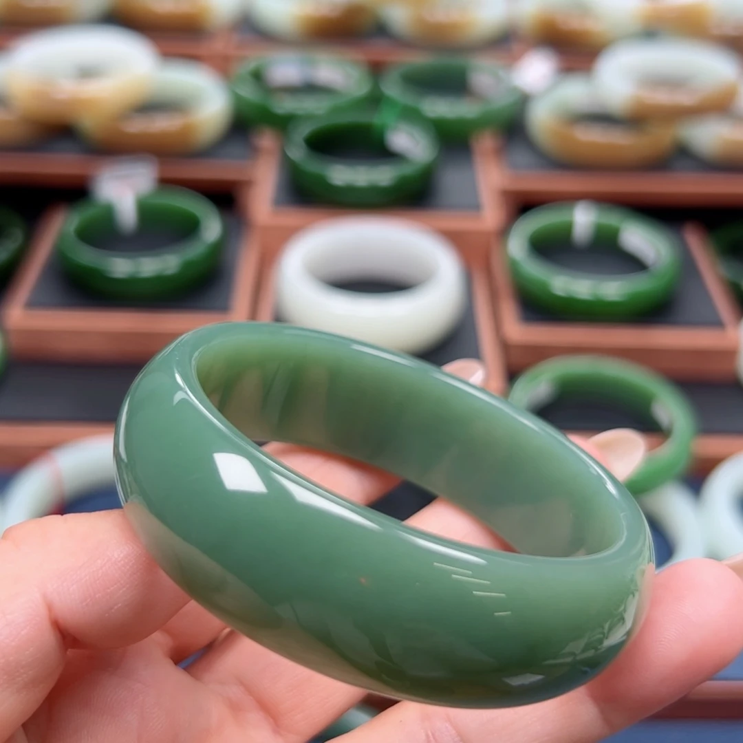 未镶嵌手镯和田玉（碧玉）言****金58圈口