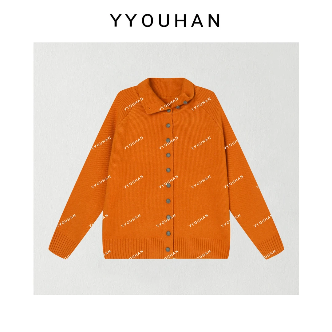 月月 2025秋冬新款小众设计极简风单排扣立领毛针织衫 2510C7100