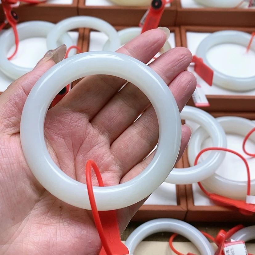 【闪购商品】和田玉手镯未镶嵌