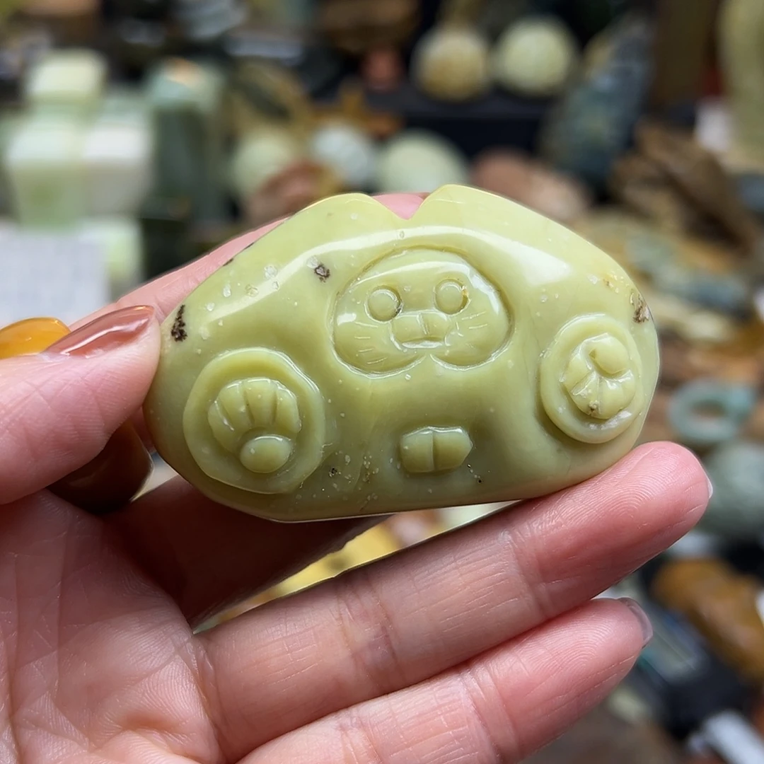 岫玉未镶嵌颈饰辽阳料游戏机有瑕