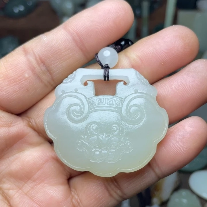 和田玉颈饰未镶嵌忆*风