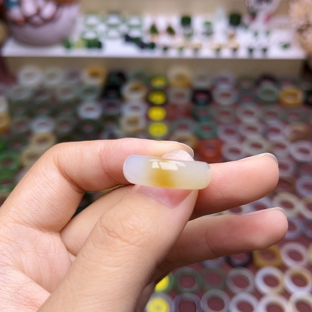 和田玉戒指未镶嵌16.2 三色一口糖