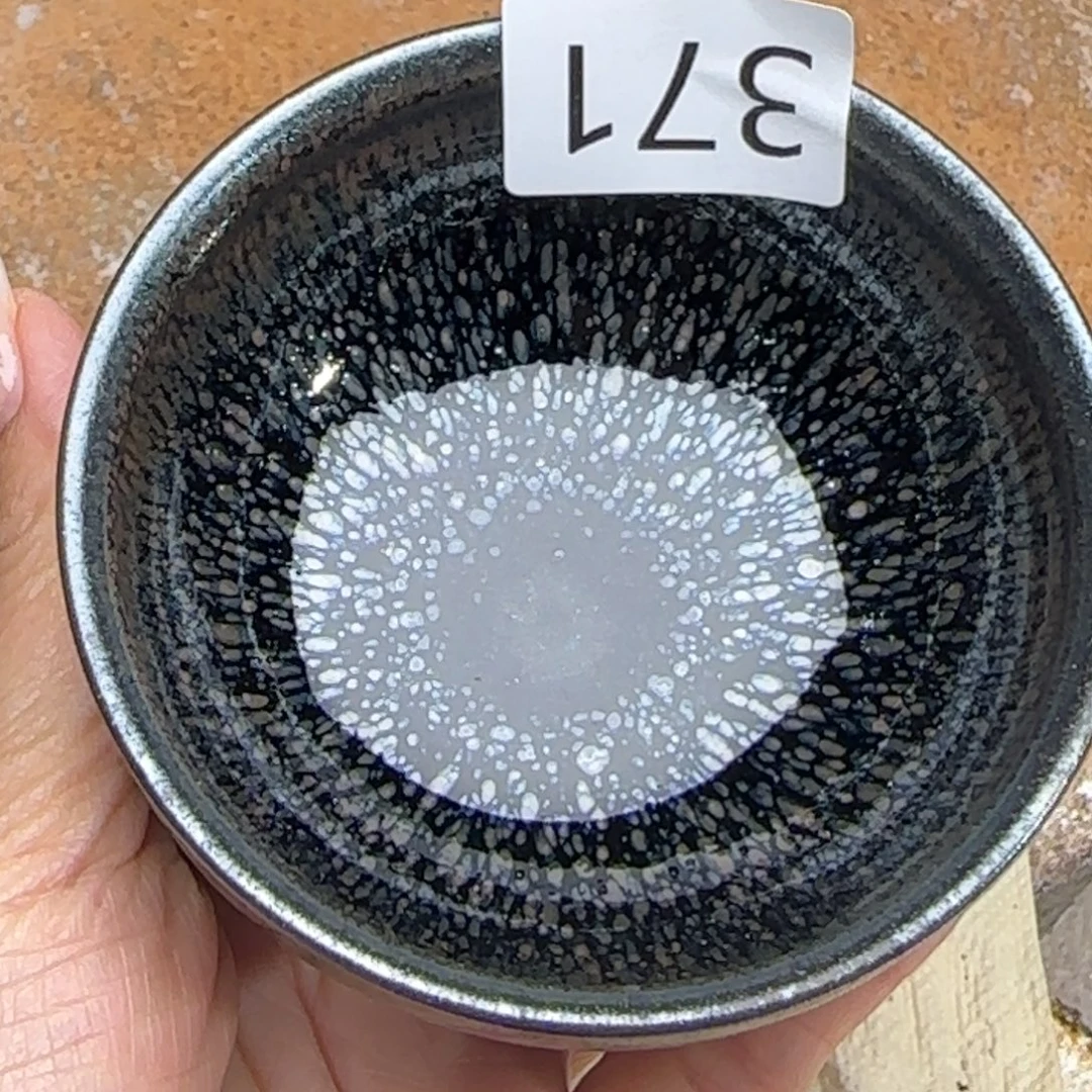 茶盏玲珑茶香飘落的时候是多么美好呀笑