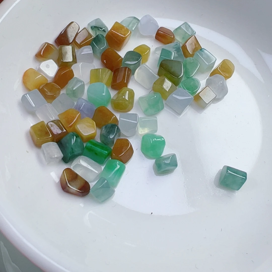 翡翠散珠随行一个、