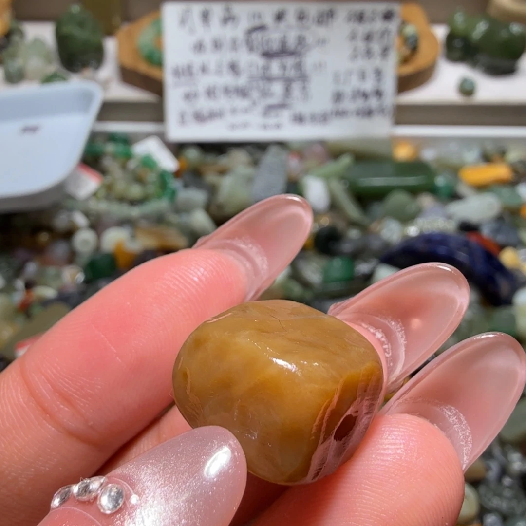 和田玉未镶嵌珠宝奇石