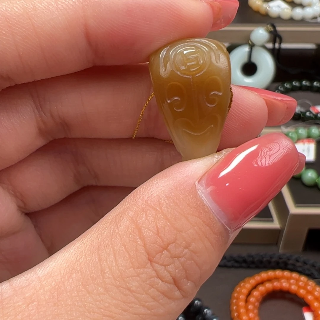 颈饰未镶嵌和田玉糖白三通