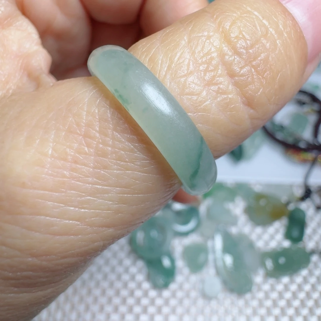 定制翡翠未镶嵌戒指