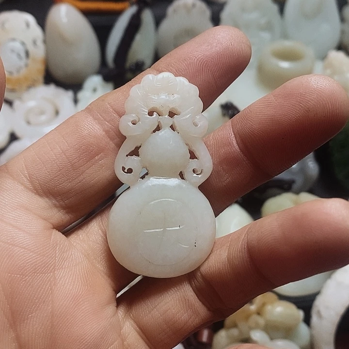 和田玉挂件未镶嵌老*