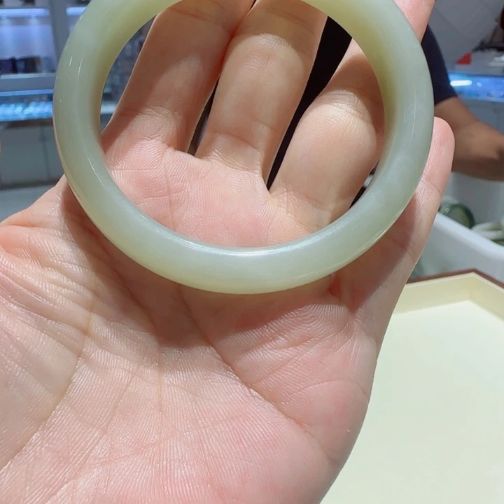 未镶嵌手镯和田玉93