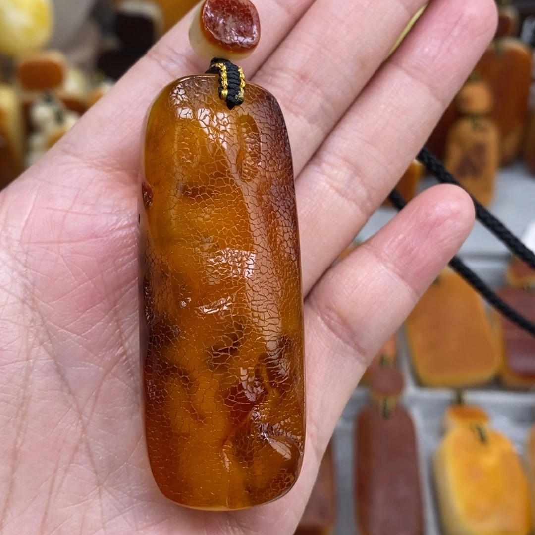 蜜蜡未镶嵌珠宝奇石