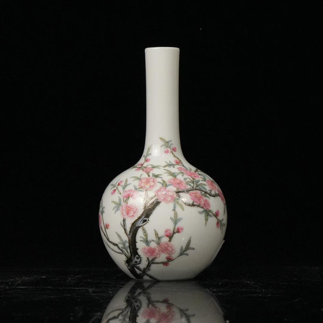 lot16135 6059 民国 粉彩花卉小胆瓶 H:13