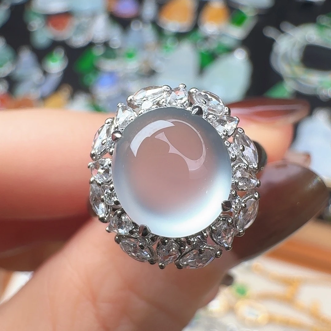 翡翠18K金镶嵌戒指冰蛋面戒指