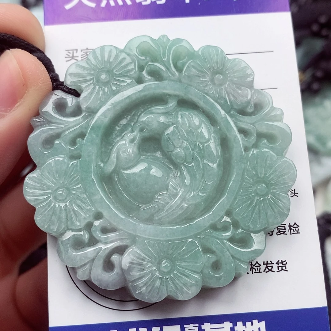 翡翠挂件未镶嵌翡翠