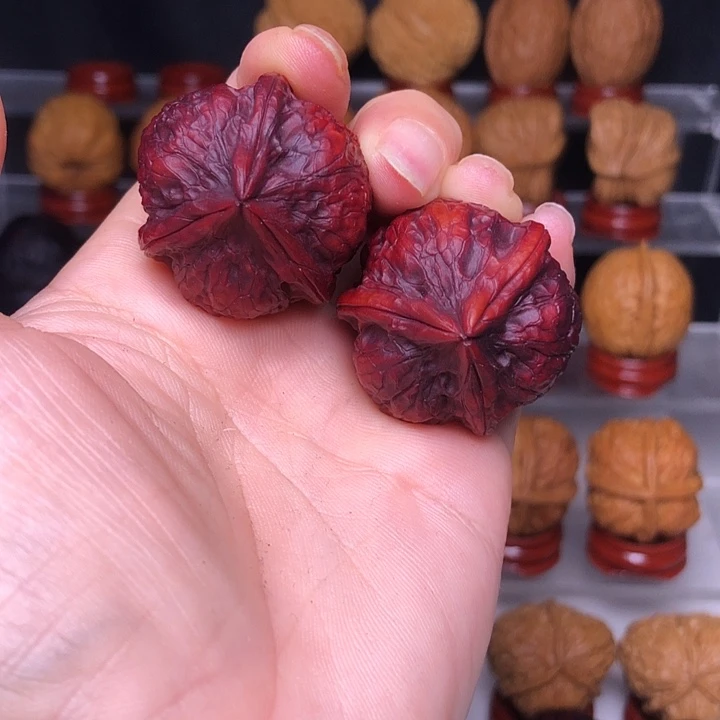 文玩核桃吊坠26红灯笼三楞
