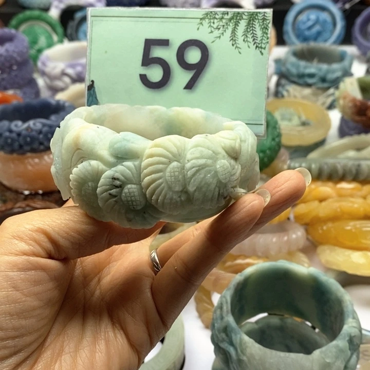 未镶嵌手镯石英岩玉