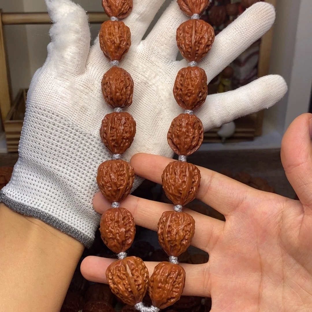 文玩核桃吊坠绣花鞋手持
