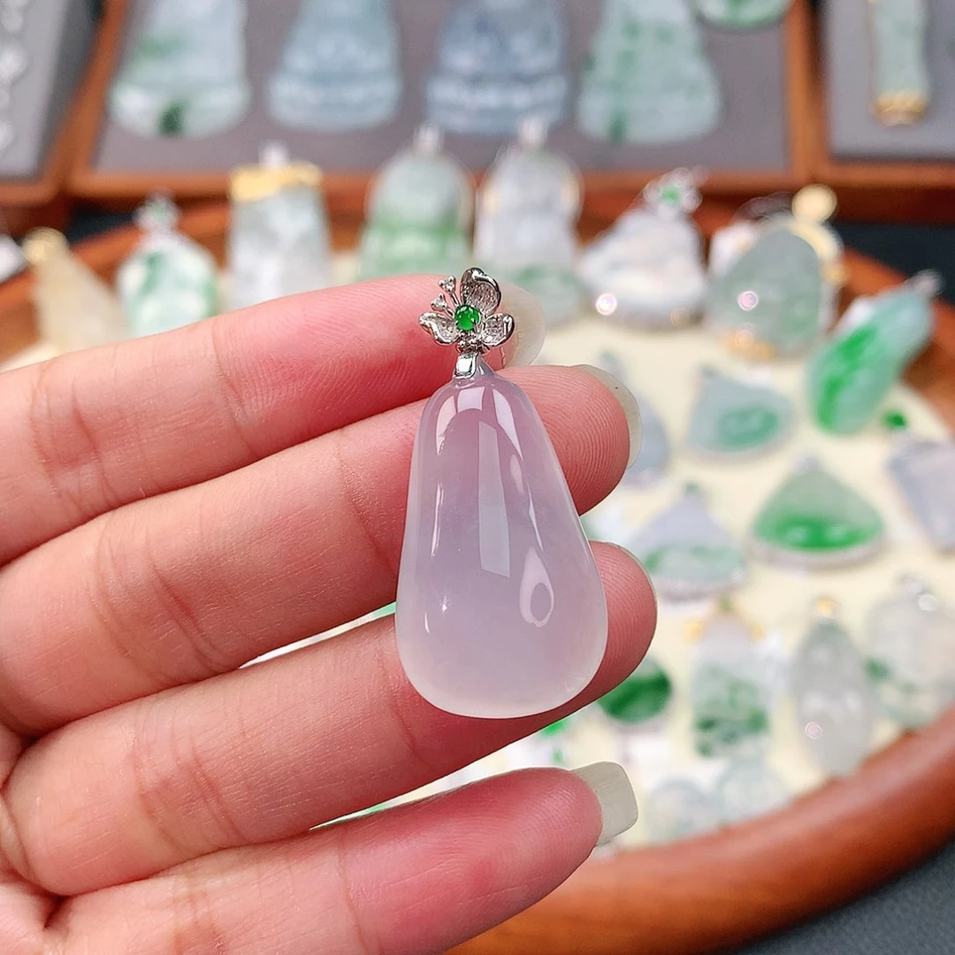 颈饰18K金镶嵌翡翠福瓜