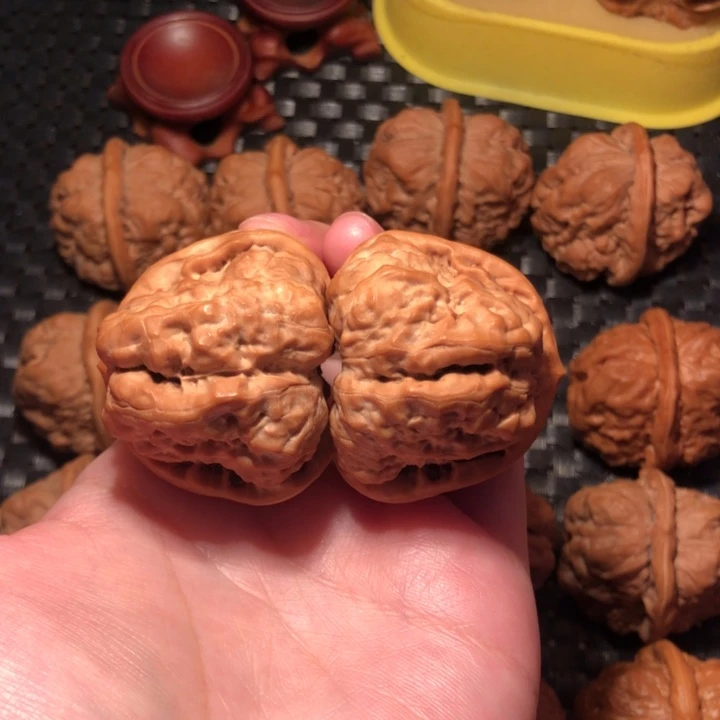 小***肉把件文玩核桃蛙王