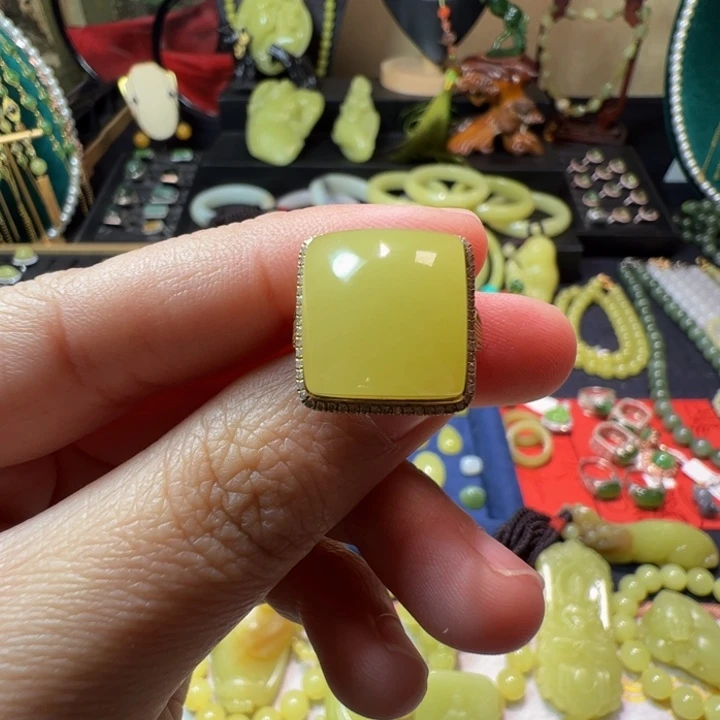 和田玉（黄玉）颈饰18K金镶嵌