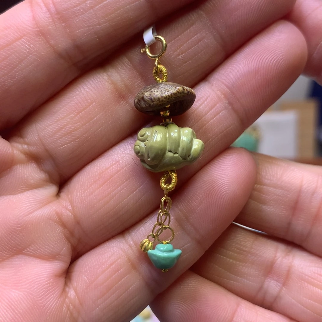 绿松石18K金镶嵌挂件