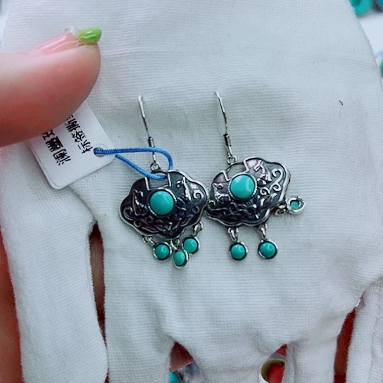 未镶嵌绿松石珠宝奇石