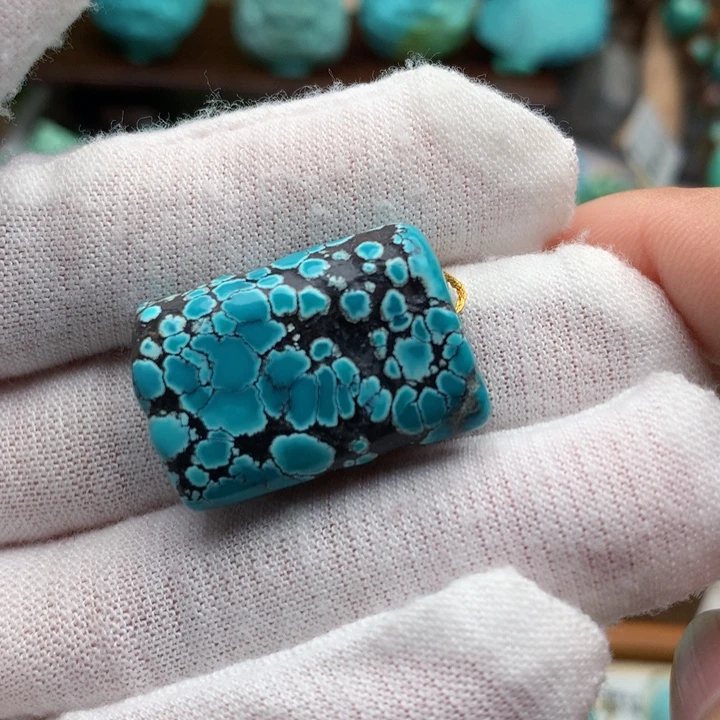 绿松石未镶嵌珠宝奇石