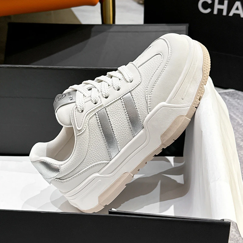 德训轻便潮流女款厚底小白鞋2025年春季新款百搭复古休闲运动板鞋