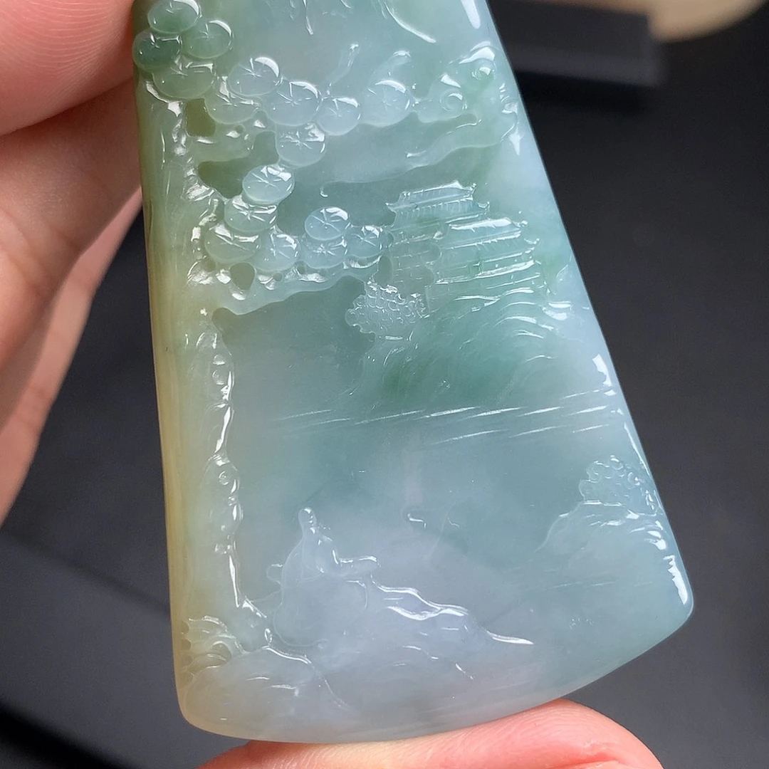 翡翠未镶嵌颈饰山水意境牌