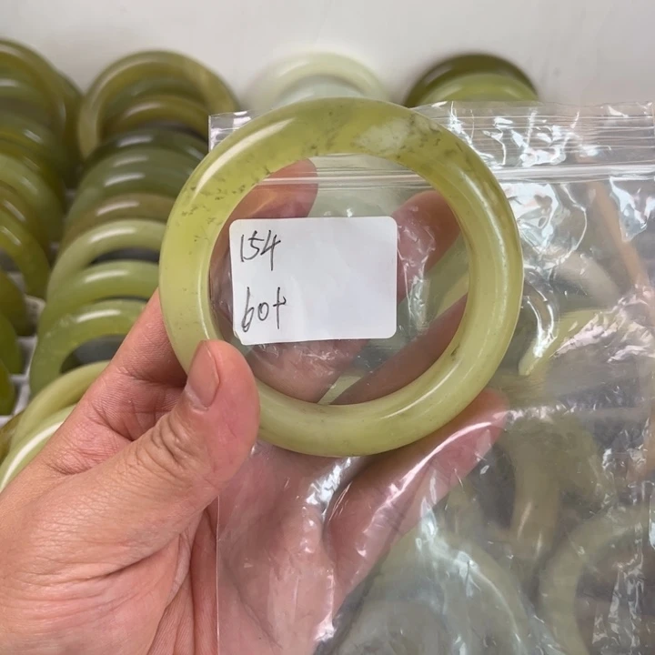 蛇纹石玉未镶嵌手镯154