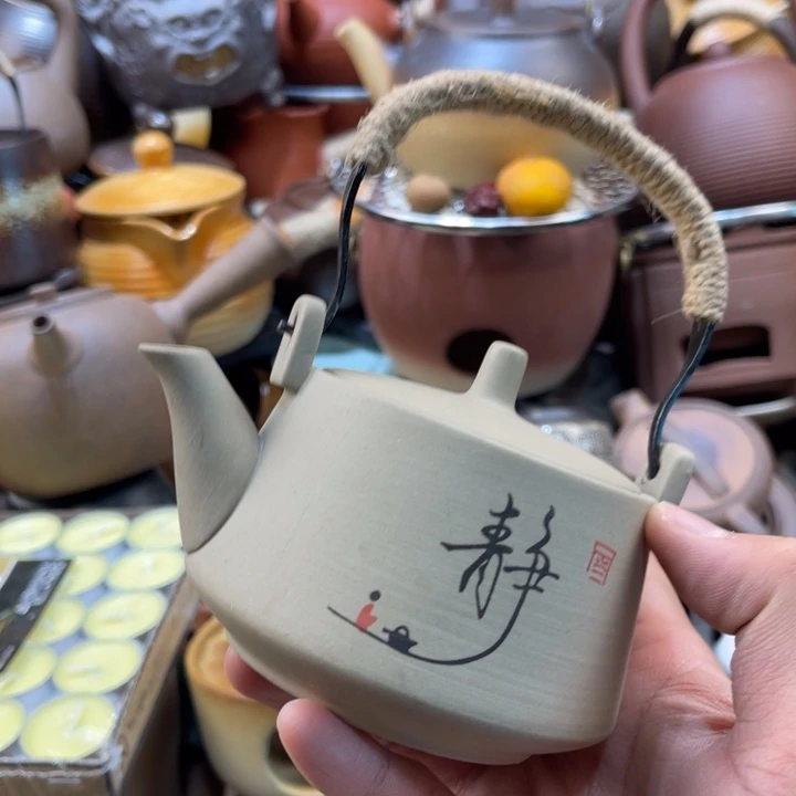 陶摆件好吧那我们去找地方睡觉