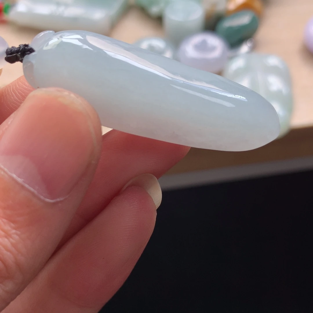 颈饰未镶嵌翡翠吊坠