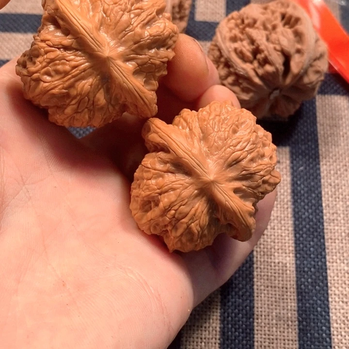 阿***瀚吊坠文玩核桃全品血麒麟