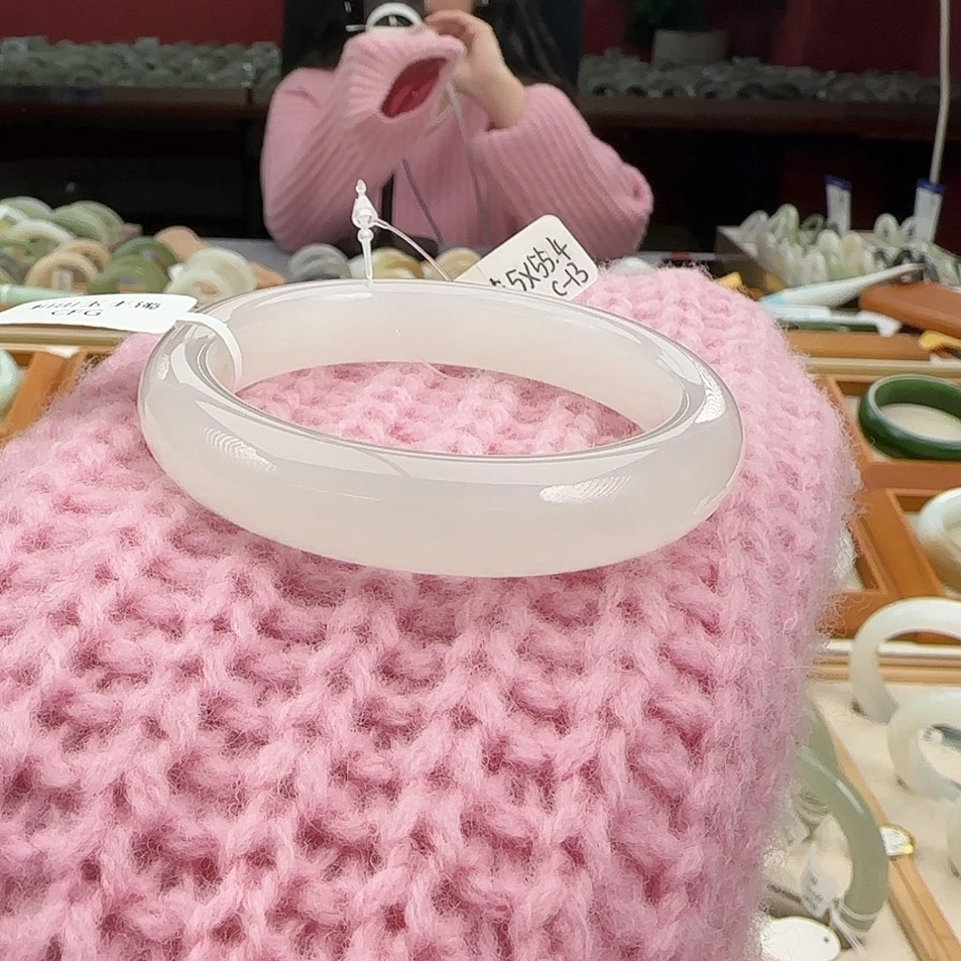 和田玉未镶嵌手镯55白冰起胶毕业级