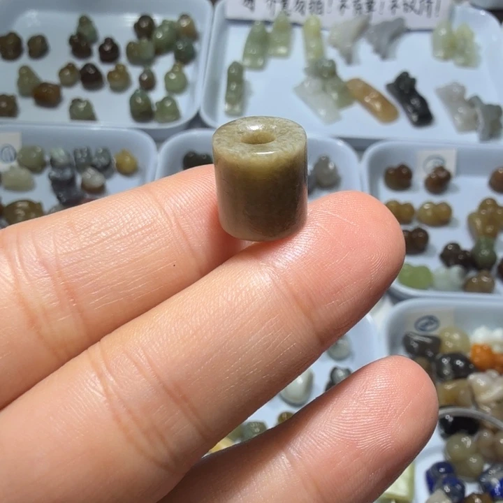 和田玉未镶嵌珠宝奇石