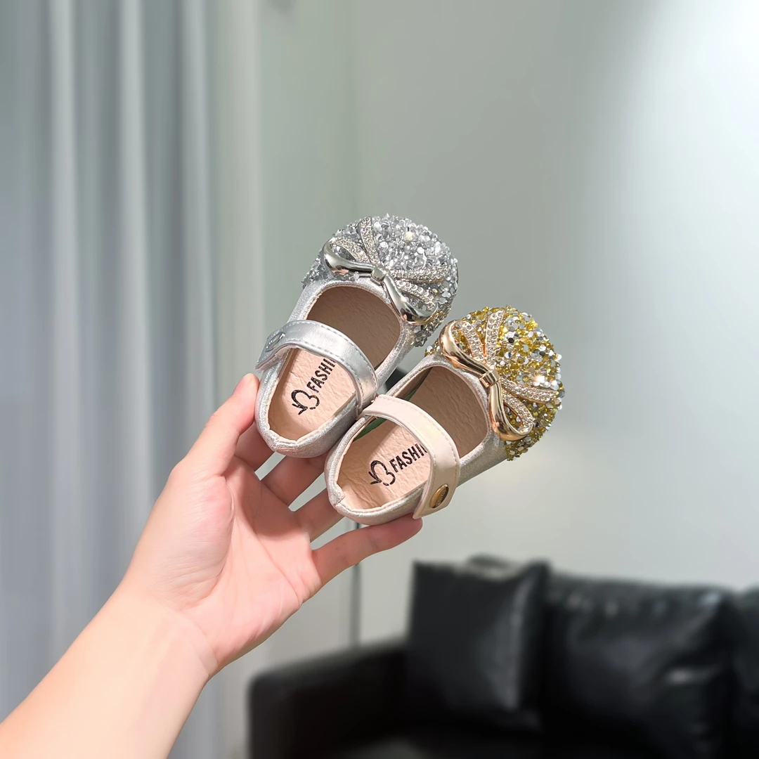 周岁亮闪女童皮鞋公主鞋春秋新款软底女宝宝水晶学步鞋儿童鞋银色