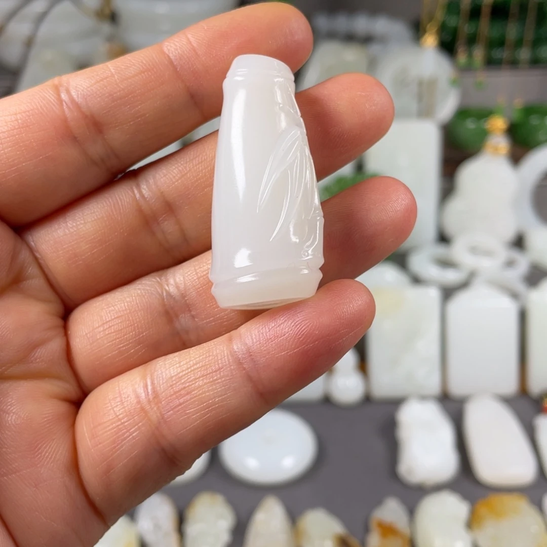 和田玉颈饰未镶嵌气**麻