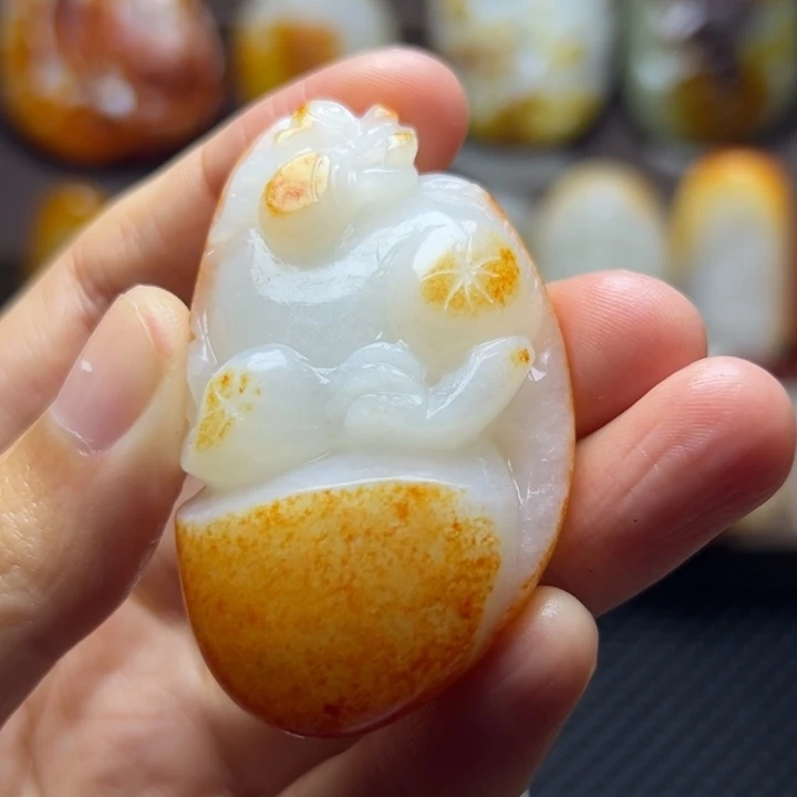 和田玉未镶嵌颈饰