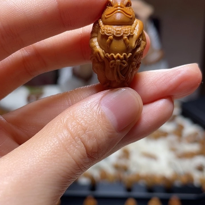 吊坠橄榄核橄榄 金蟾