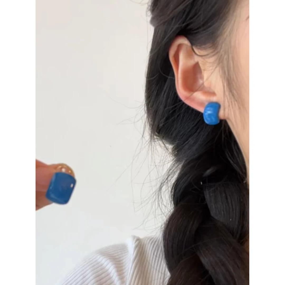 合金耳饰 耳饰无耳洞显白湖蓝色小巧C圈一体式蚊香盘耳夹饰品