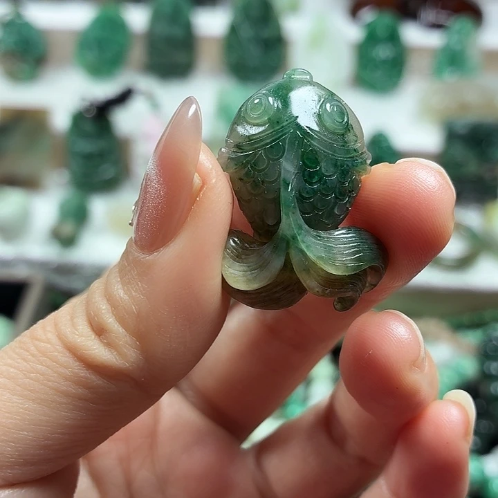 独山玉未镶嵌吊坠