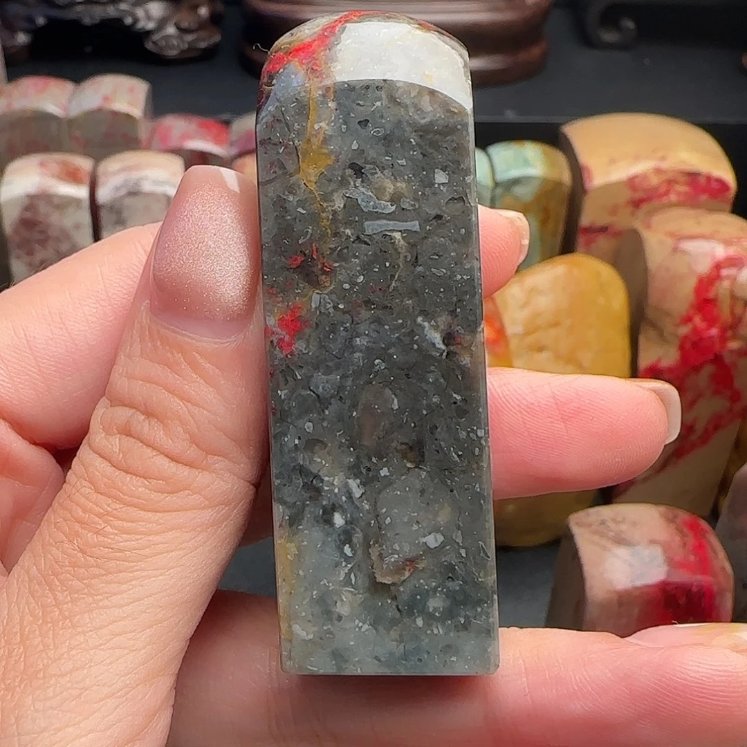 昌化石昌化鸡血石