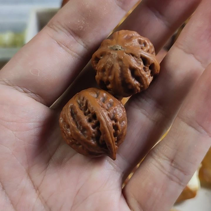 小***晶裸石琥珀未镶嵌。。。。。。。。