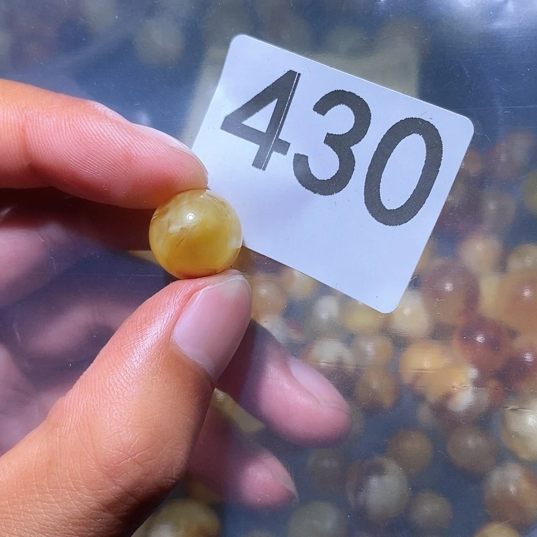 未镶嵌琥珀珠宝奇石