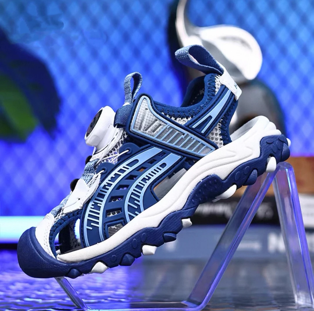 儿童夏季新款防踢软底男童女童时尚包头镂空超轻运动凉鞋5061