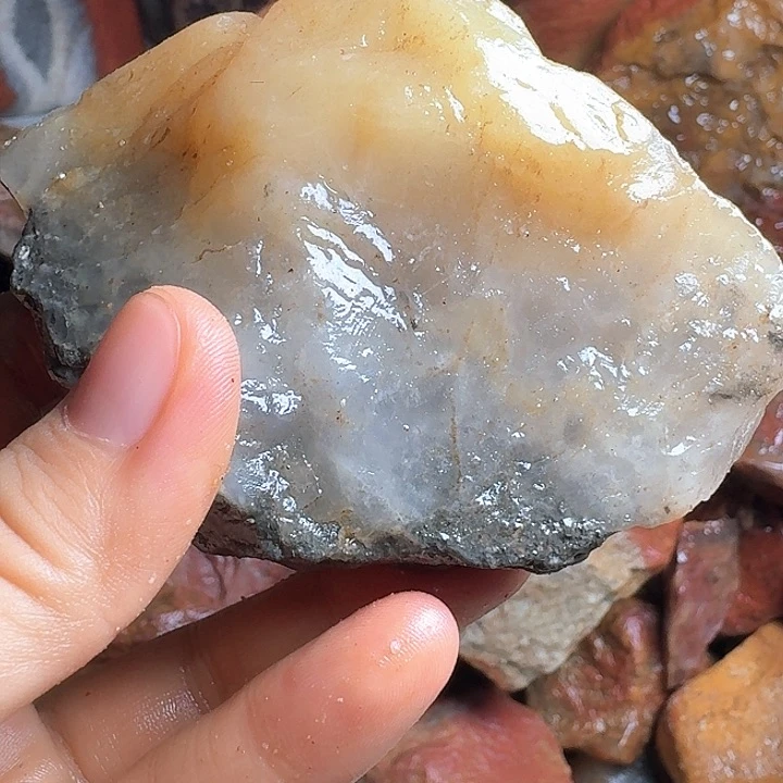丁***香寿山石寿山石的颜色