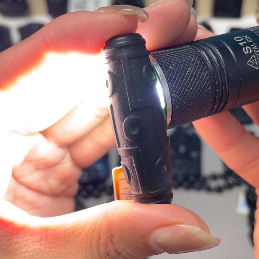 蛇纹石玉未镶嵌吊坠