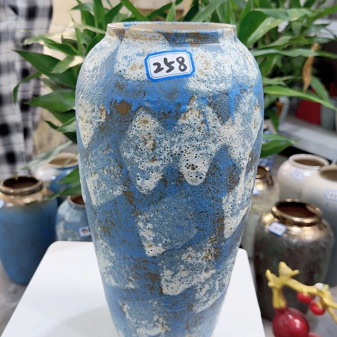 258号陶瓷高34厘米微瑕一个
