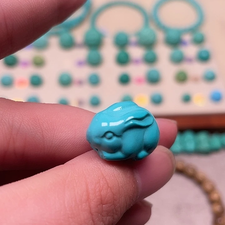 云见家匠心手工雕刻配饰，兔兔