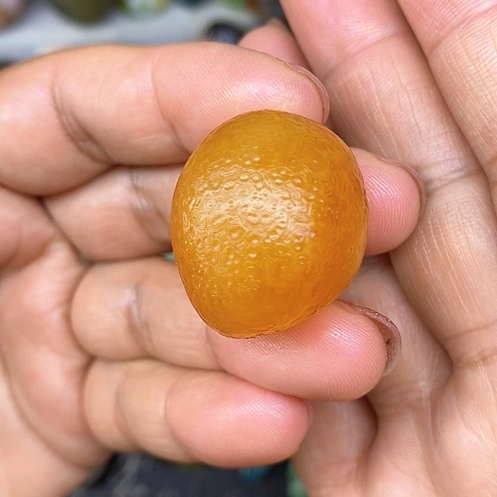 有孔。奇石，配珠花眼