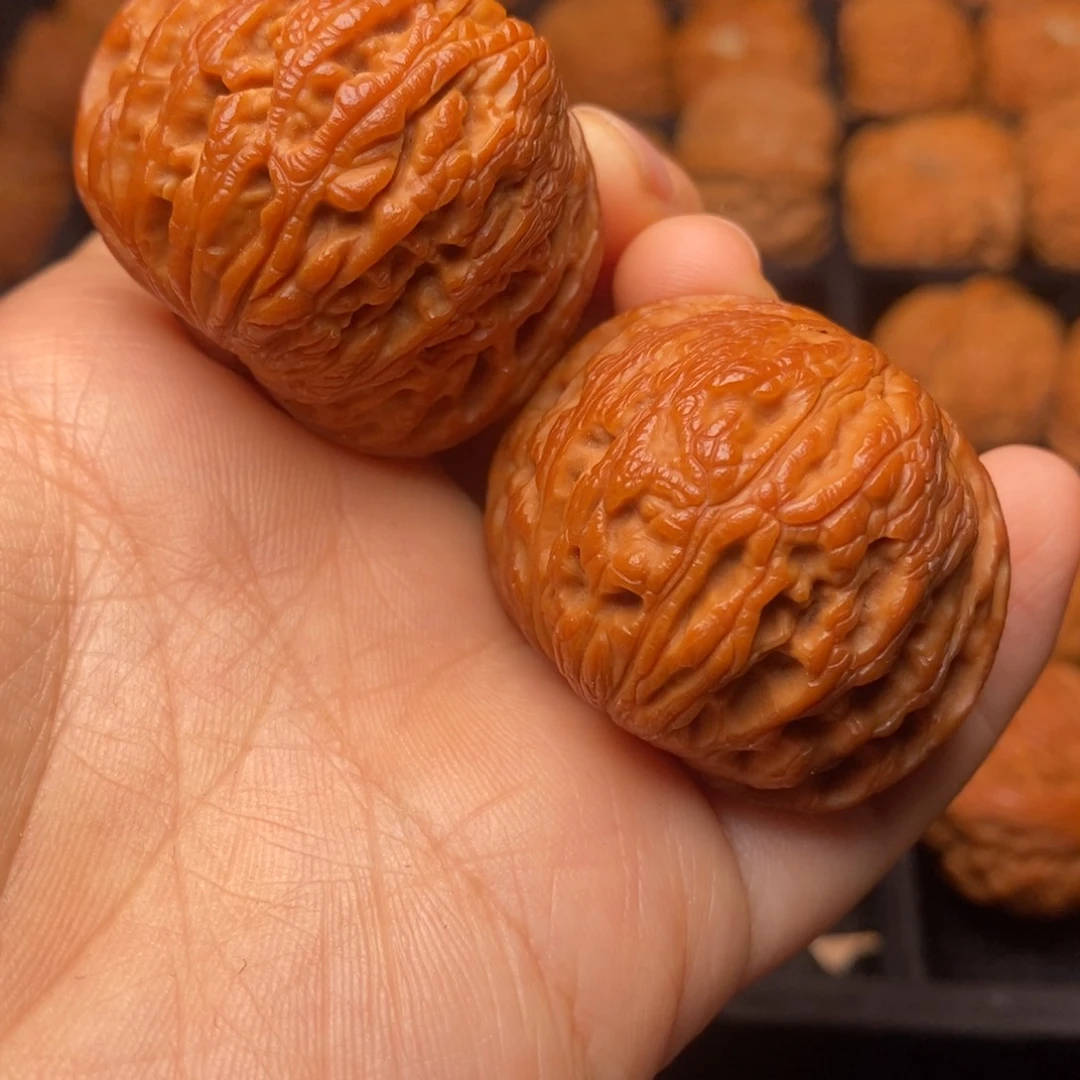 文玩核桃把件秦岭野生核桃